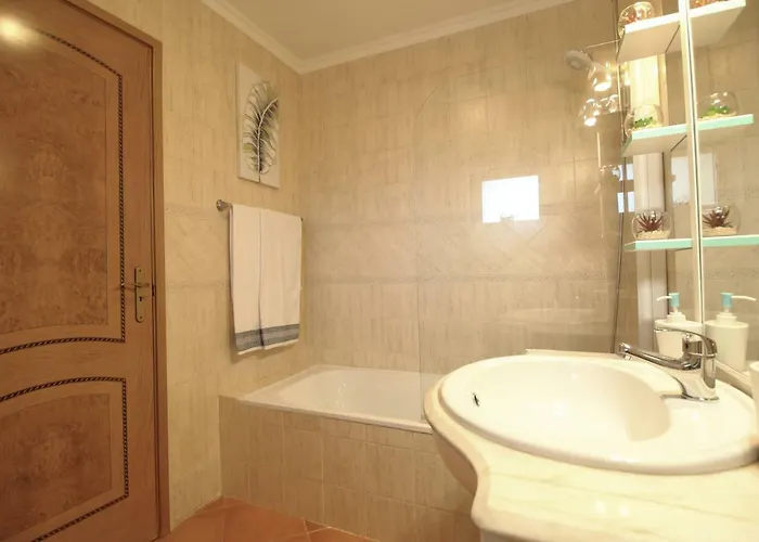 Do Mar לאגוּ‏ש